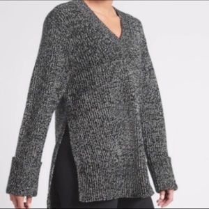 NWT Athleta Shasta V-neck Sweater